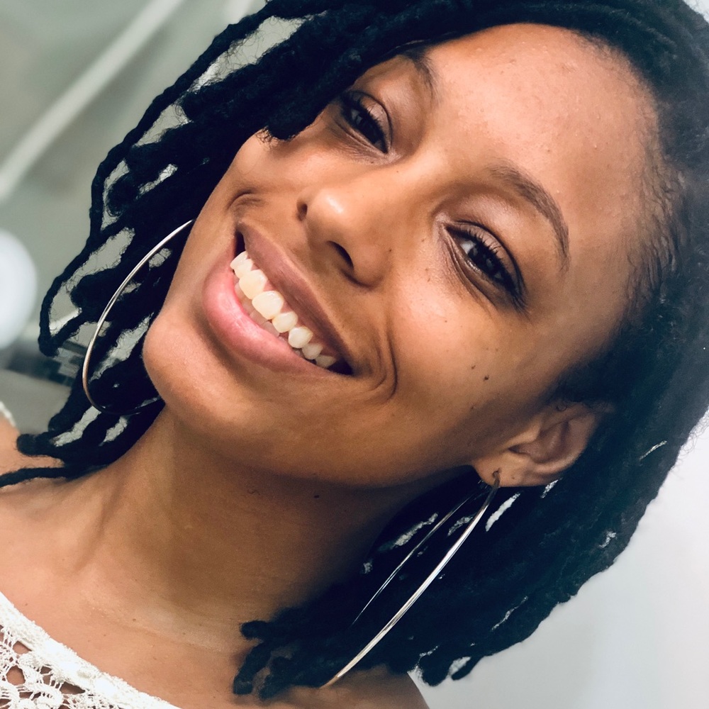 Meet your Posher, Dominique